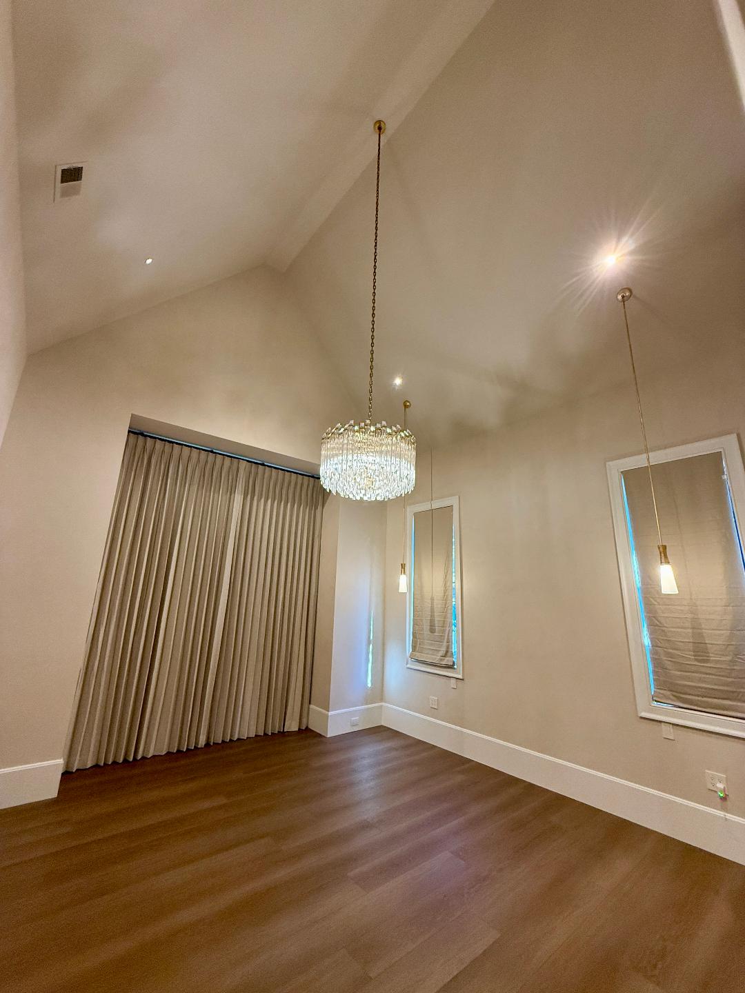 Dining room chandelier and finished ceiling