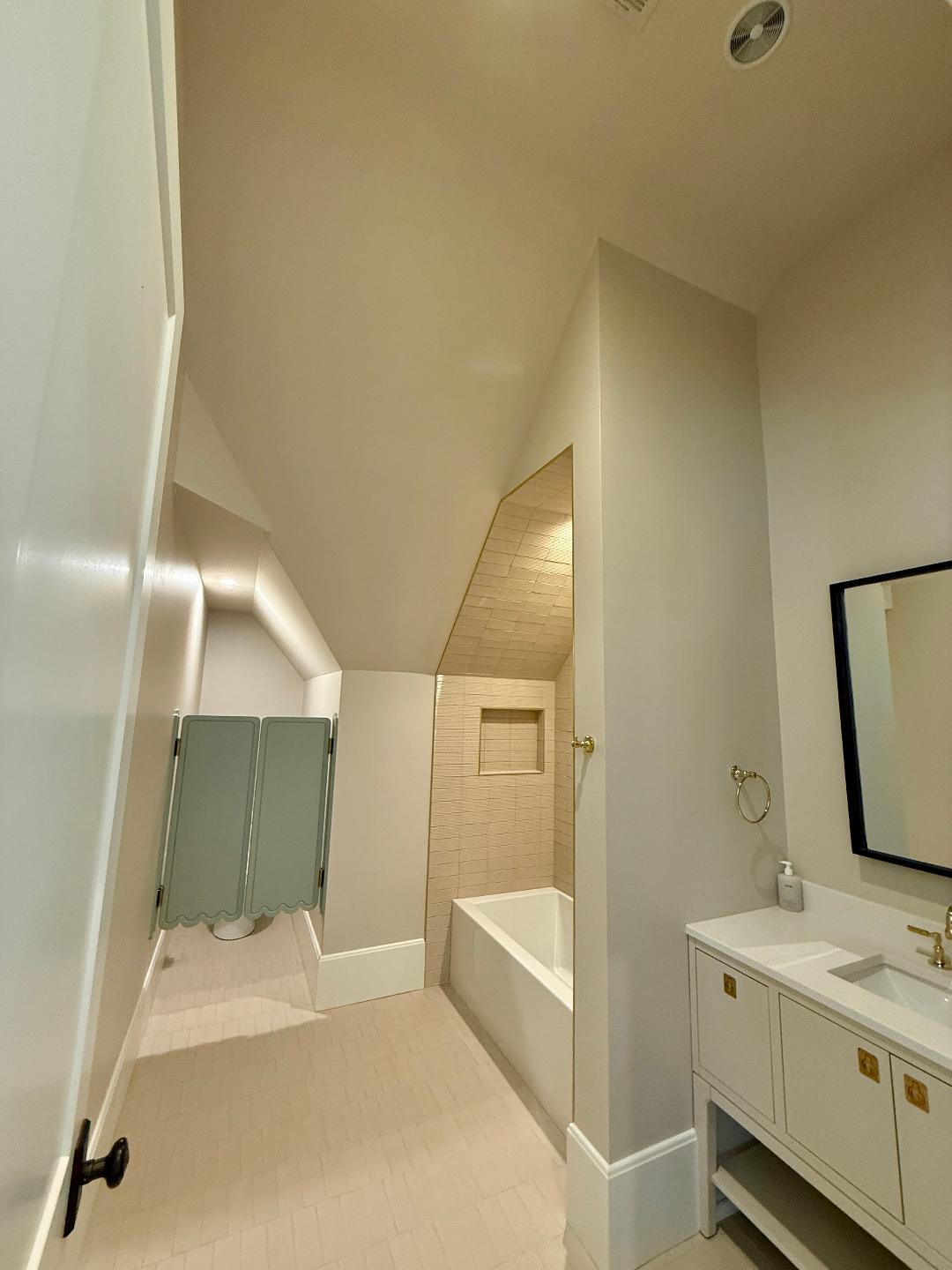 Finished hallway and foyer lighting
